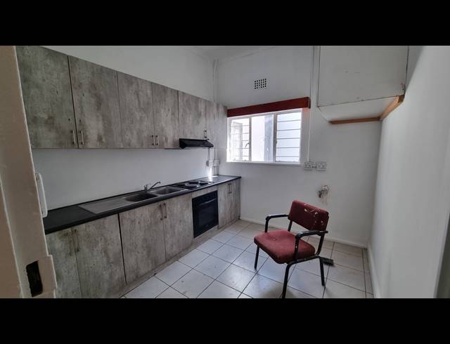 350M² BUILDING TO LET IN WOODSTOCK